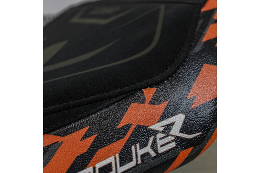 Rivestimento sella compatibile - KTM 1390 Super Duke R  2024-2026 - mod Stripes special Velvet Comfort System